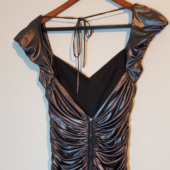 BeBe Silver Metallic Gray Ruffled Bodycon Top - Picture 4 of 6